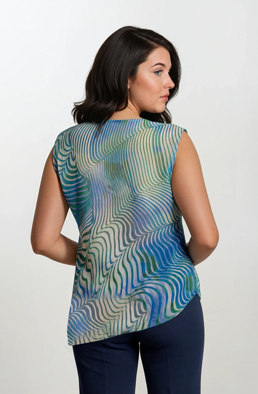 Top con fondo asimmetrico e spacco curvy