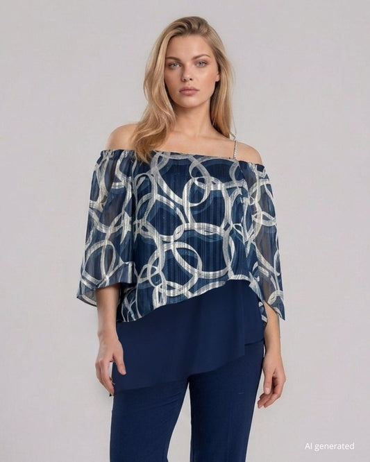 Casacca lunga fantasia blu con fondo asimmetrico e mantellina con spallina doppia gioiello curvy