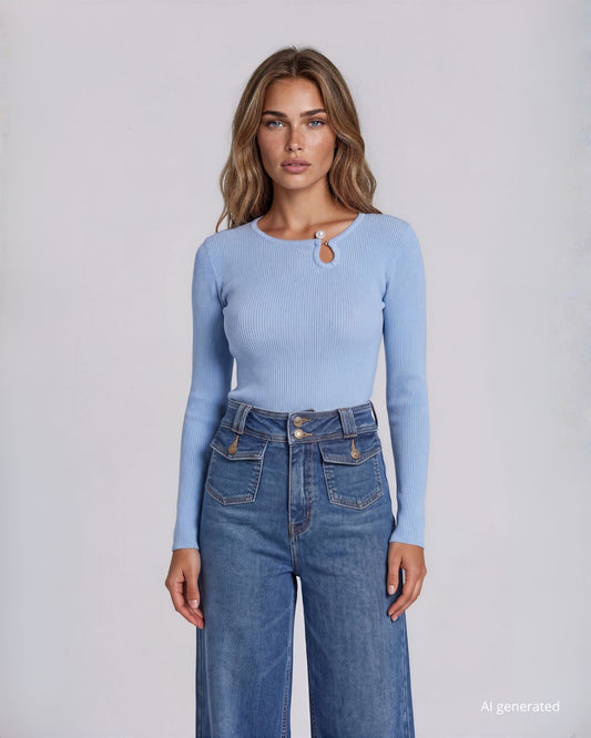 Maglia a coste aderente con anello sullo scollo cielo