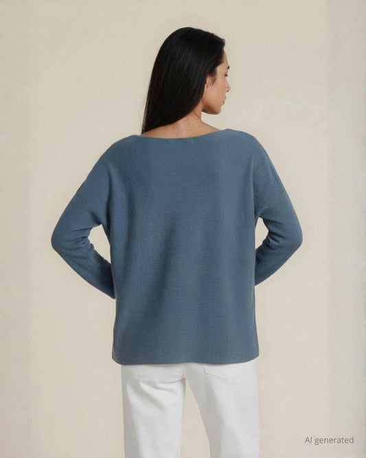 Maglia con strass e fondo stondato denim