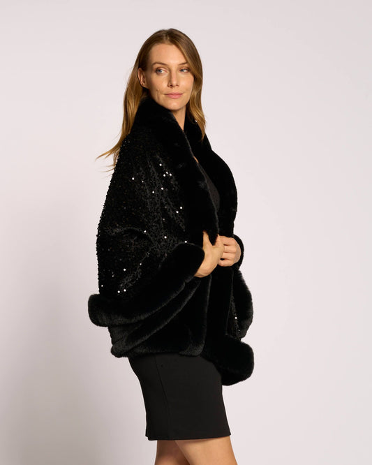 Mantella ricamata con paillettes e bordi