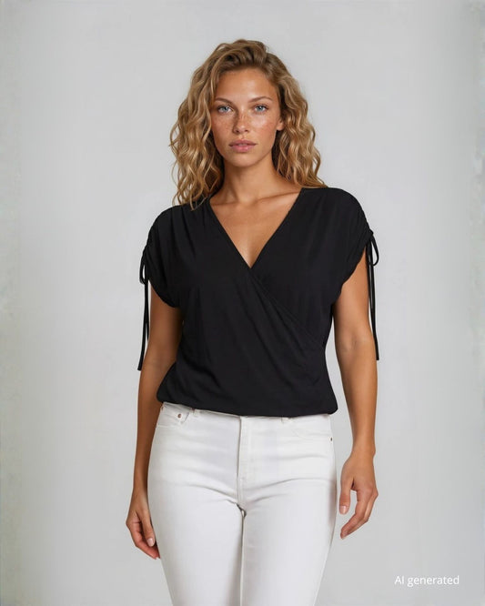 T-shirt in viscosa incrociata sullo scollo e con coulisse sulle spalle nero