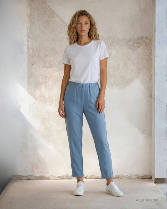 Pantalone in cady con elastico e risvolto