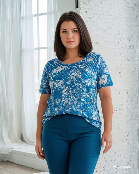 T-shirt con punta e volant