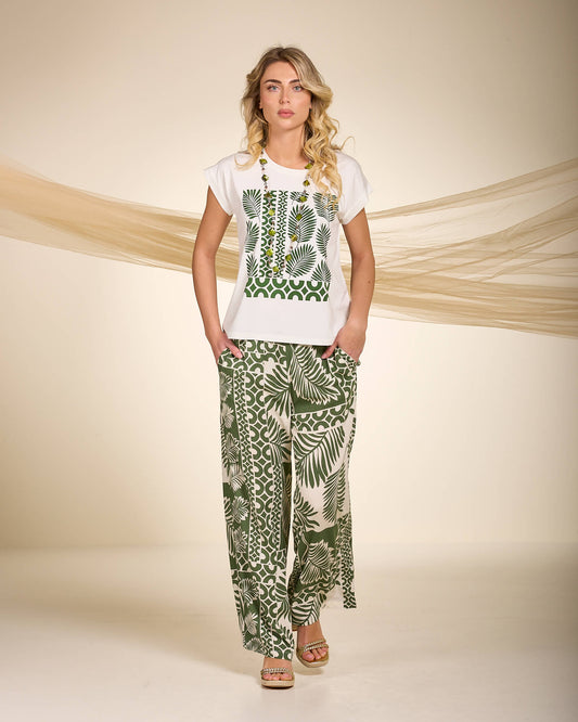T-shirt in cotone con maniche a kimono e stampa frontale con foglie verdi e strass