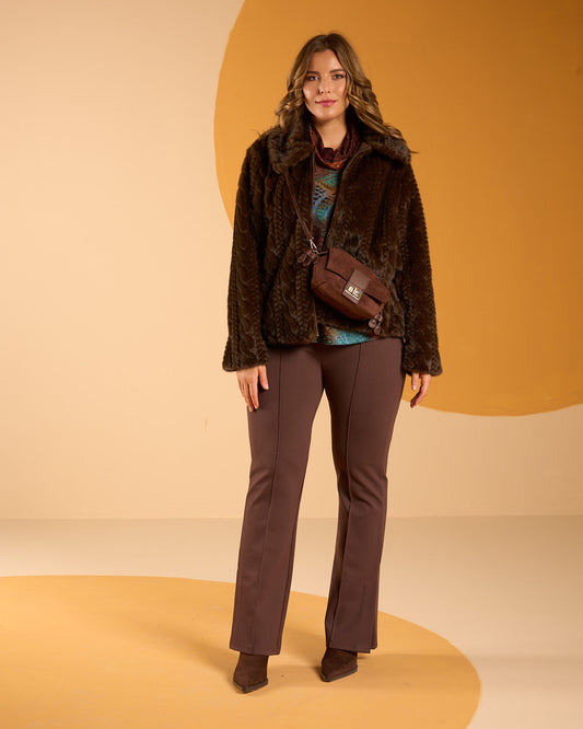 Pantalone a zampa con impunture e spacchi laterali curvy