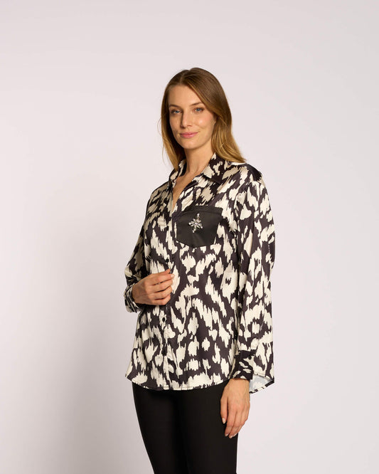 Camicia in raso con applicazione gioiello