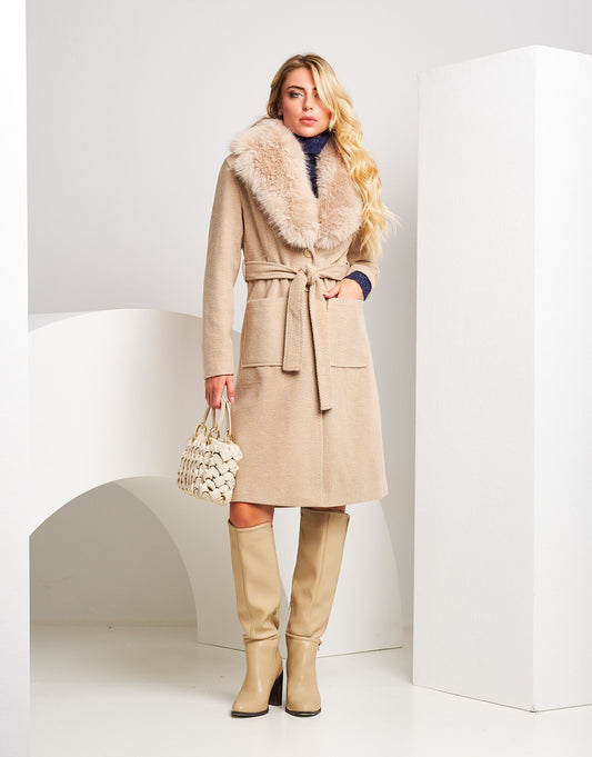 Cappotto lungo con cintura e collo in ecopelliccia