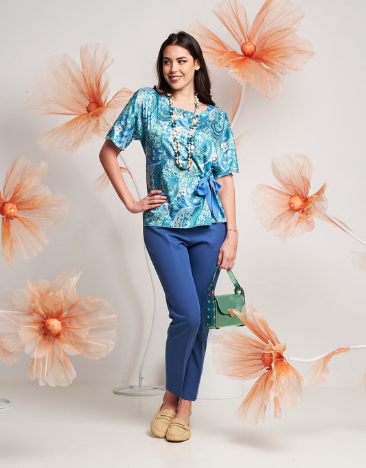 Casacca in raso fantasia nuvola con fiocco