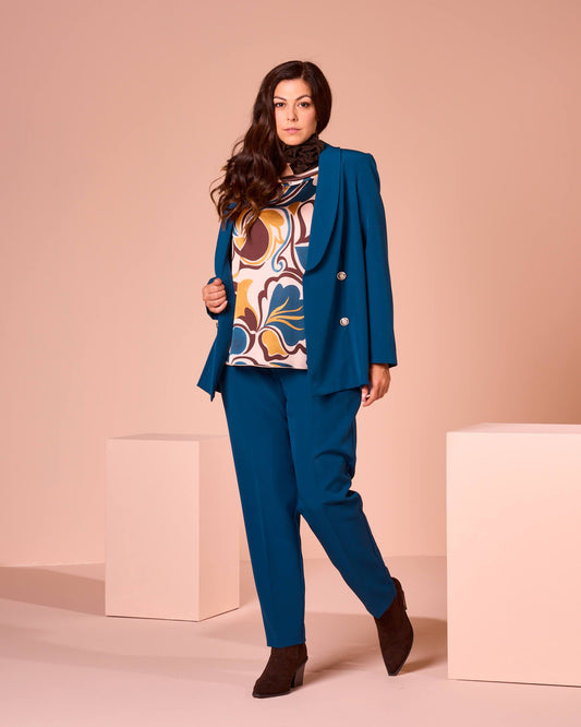Giacca con scollo a scialle e bottoni curvy