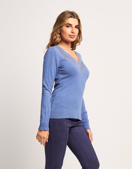 Maglia con pietre sullo scollo