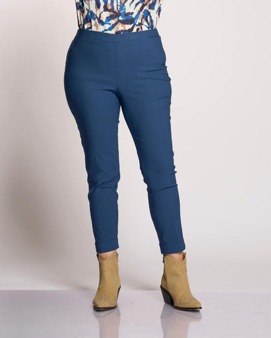 Pantalone con elastico in vita e risvolto curvy
