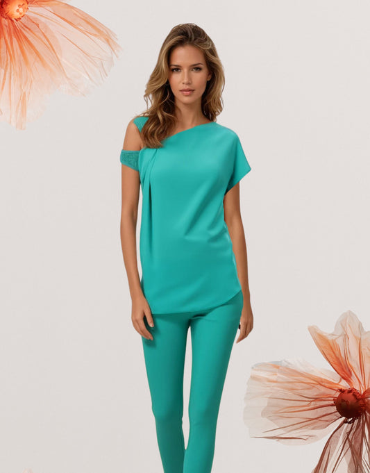 Pantalone con spacco e cinturino