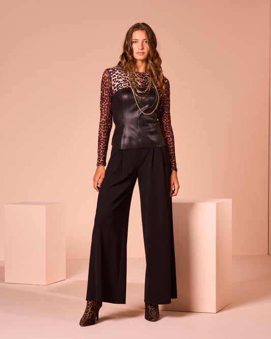 Pantalone molto largo con doppia piega