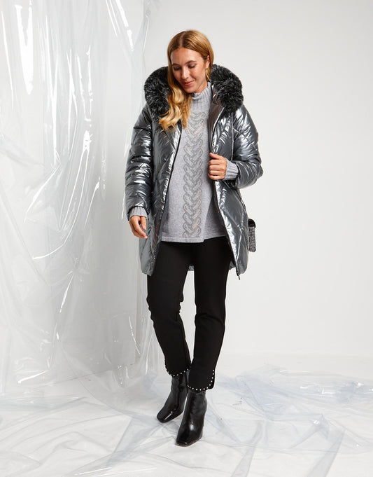 Piumino con bordo in ecopelliccia curvy