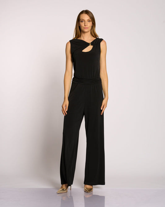 Tuta con scollo e accessorio