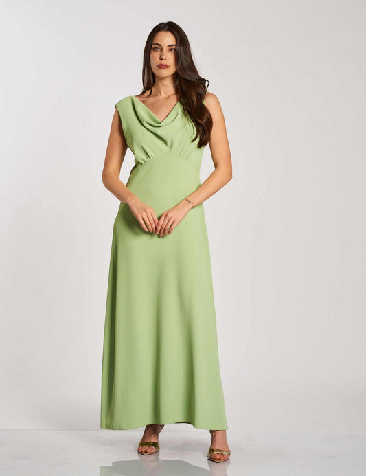 Vestito con collo a cappuccio