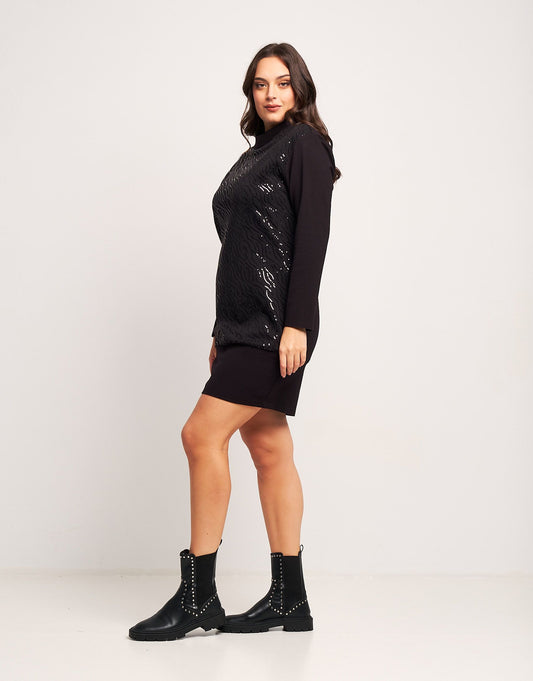 Vestito con collo a cratere e ricamo di paillettes curvy