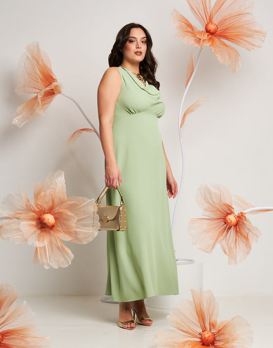 Vestito con scollo a cappuccio curvy