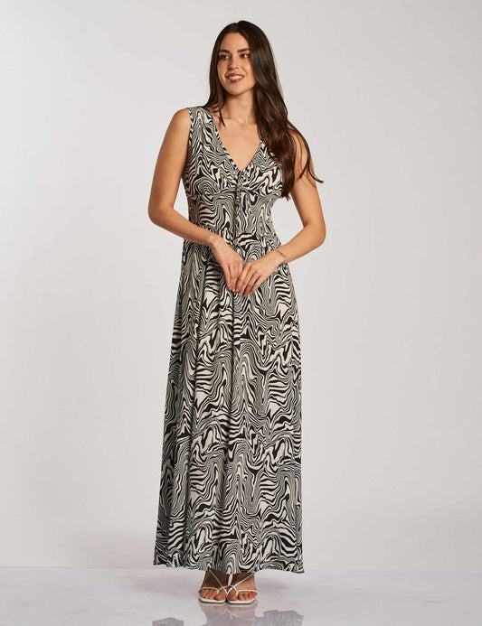 Vestito lungo con dettaglio sullo scollo