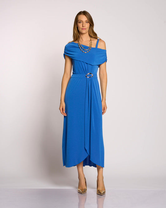 Vestito lungo con scollo e fibbia