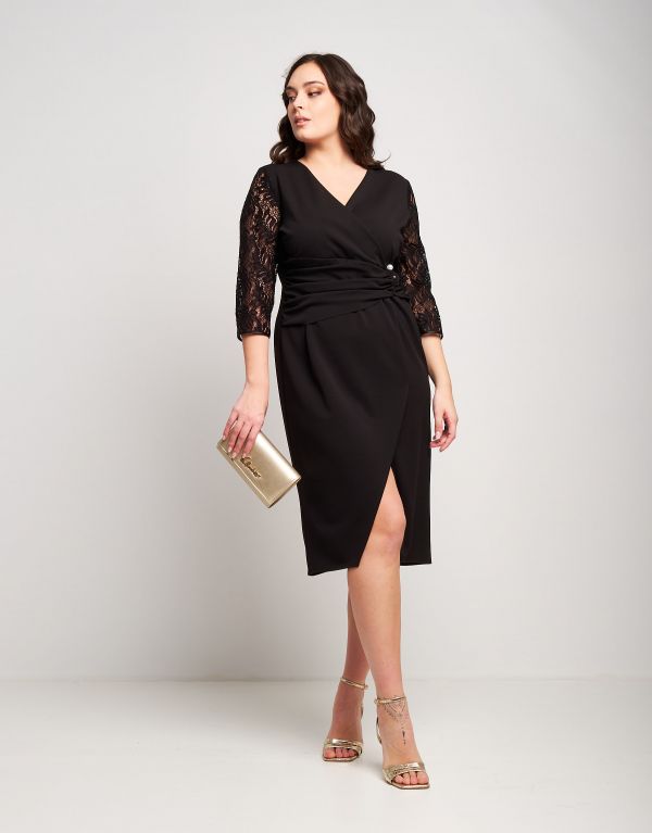 Vestito con drappeggio e pizzo