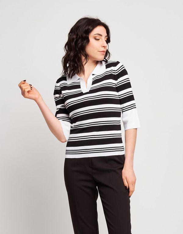 Maglia a righe con colletto