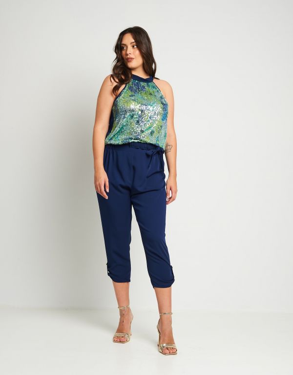 Top con scollo all'americana