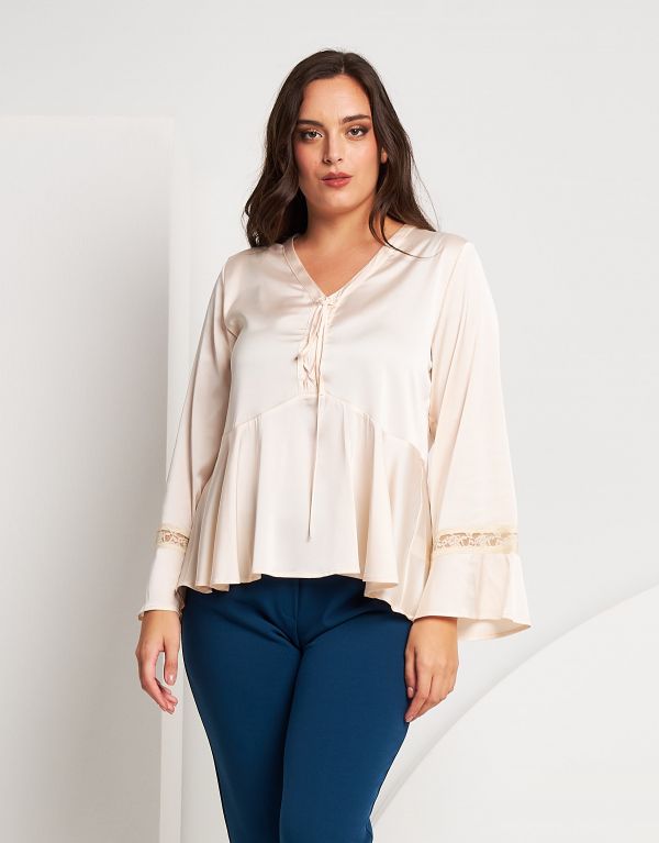 Casacca in raso con pizzo