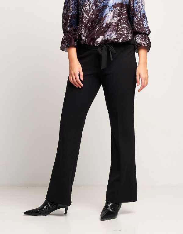 Pantalone a zampetta...