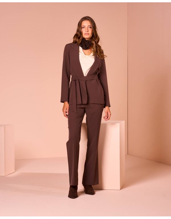 Giacca con revers e cinturina