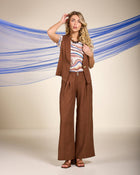 Pantalone con elastico e pinces in vita tabacco
