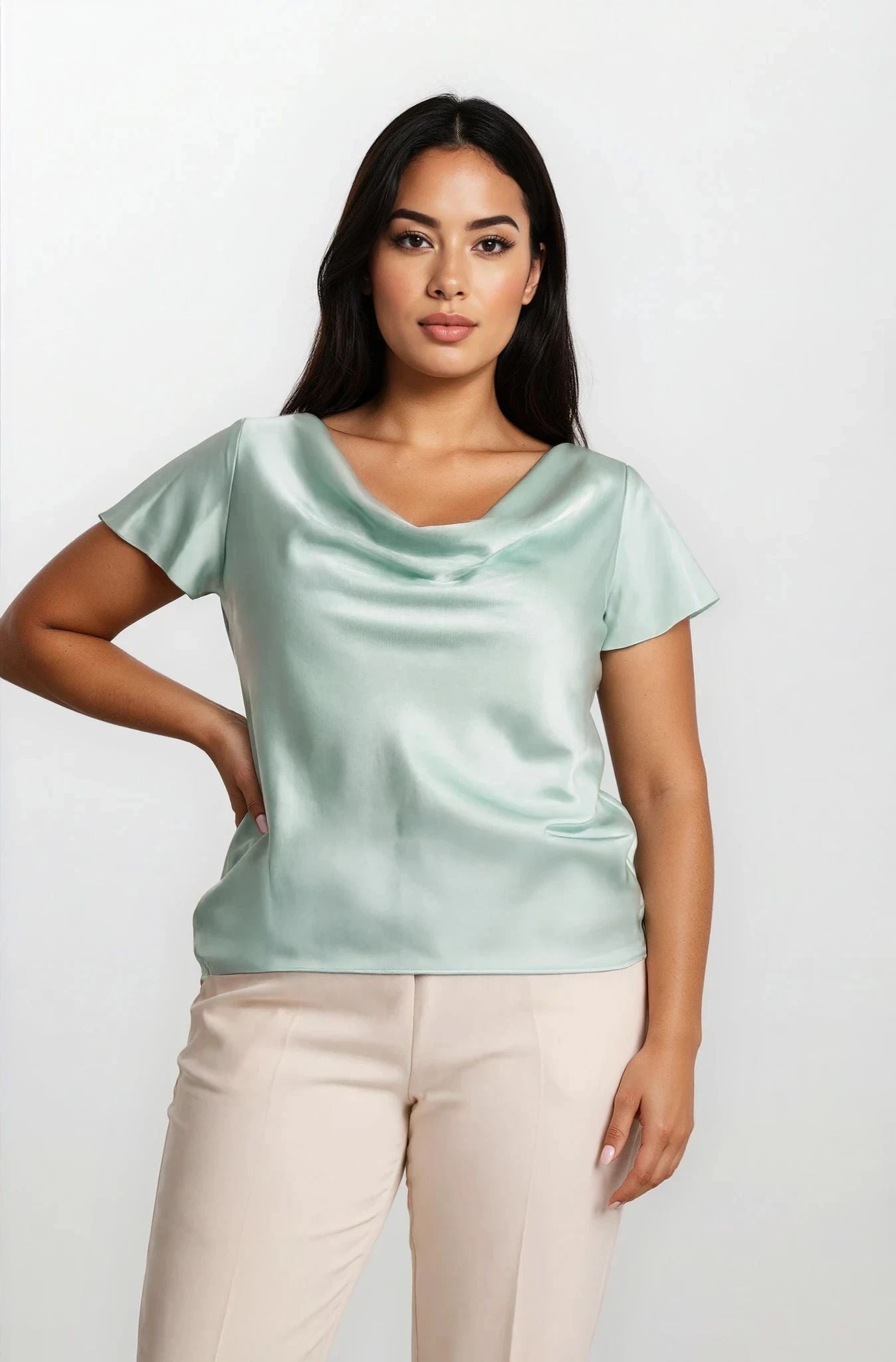 Top in raso con maniche ad aletta curvy