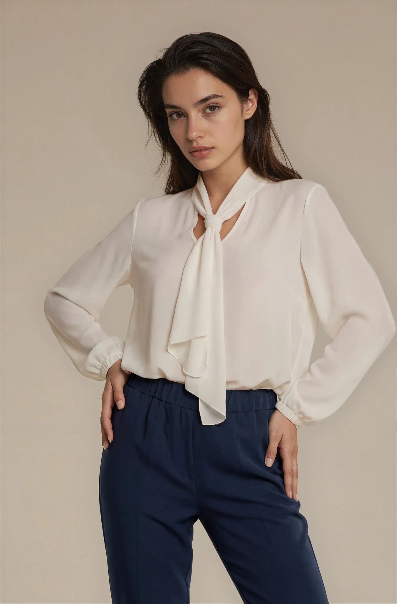 Camicia con collo a cravatta