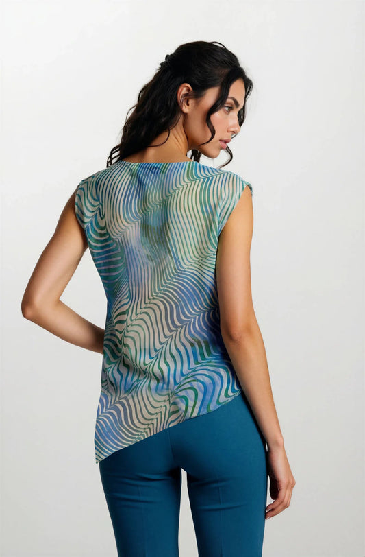 Top con fondo asimmetrico e spacco