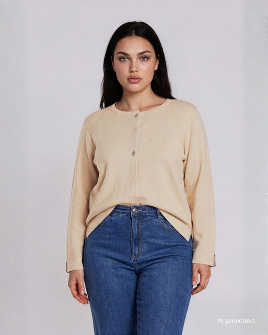 Cardigan in maglia battuta con due bottoni e spacchi ai polsi curvy