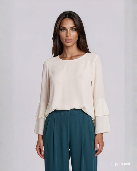 Casacca in georgette avorio con maniche ampie a doppio volant