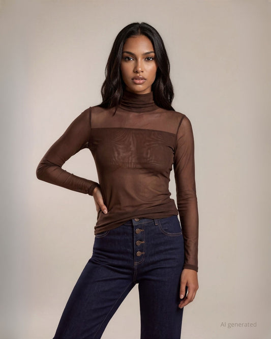 Maglia in tulle con collo alto e trasparenza sul carrè caffè