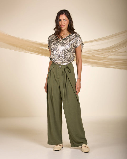 Pantalone in bollito militare a vita alta con zip e pieghe in vita