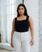 Top basico in tessuto jersey elasticizzato nero curvy