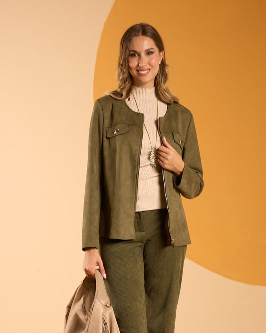 Giacca in ecosuede con zip e accessori oro sulle pattine frontali oliva