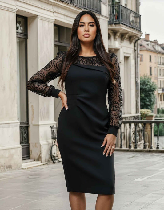 Tubino con carré e maniche in organza curvy