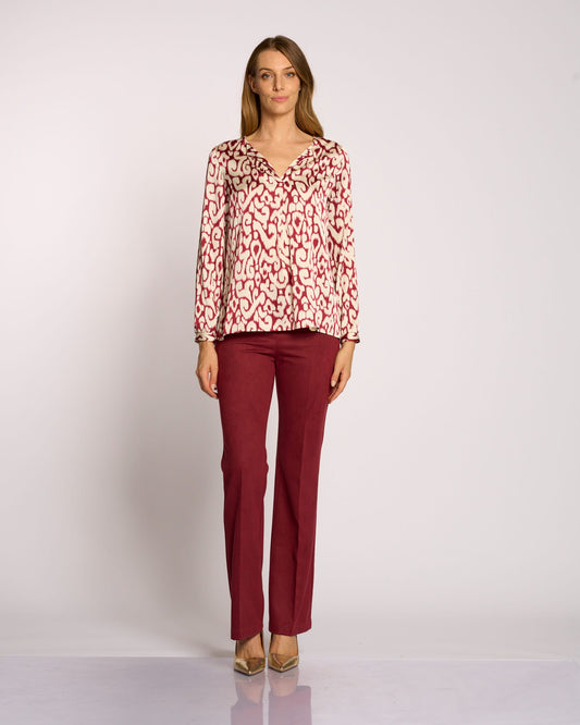 Camicia con scollo a V e polsini