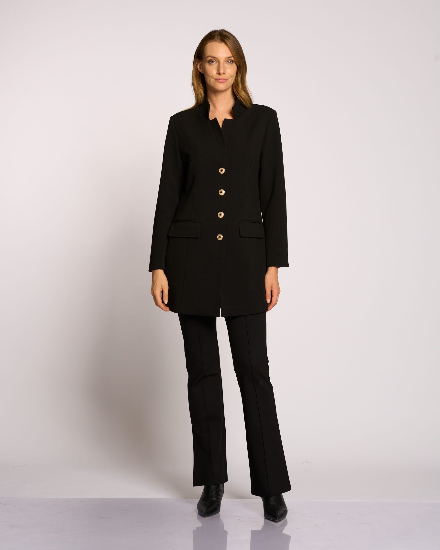 Cappotto foderato con tasche e bottoni