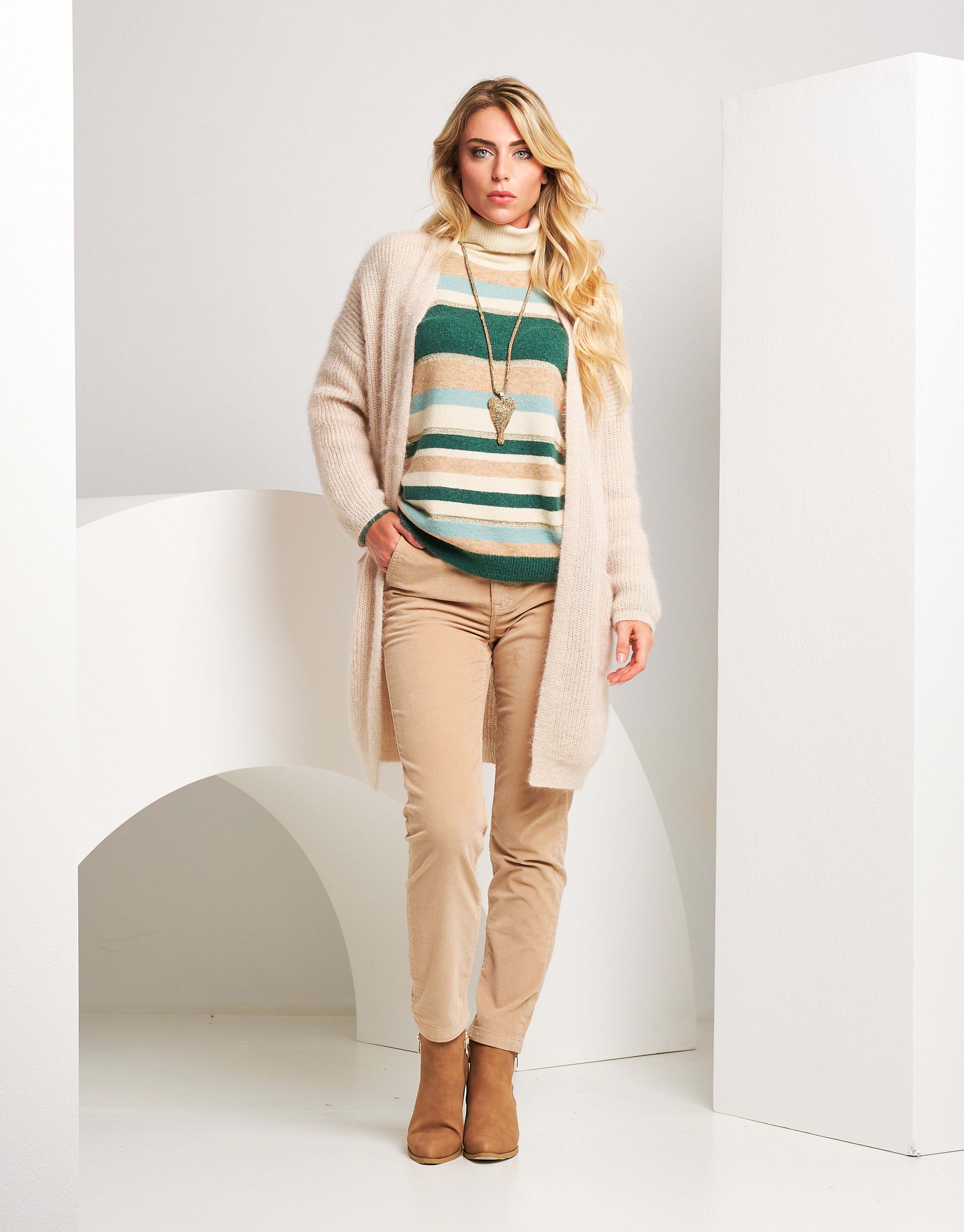 Cardigan lungo in filato con tasche