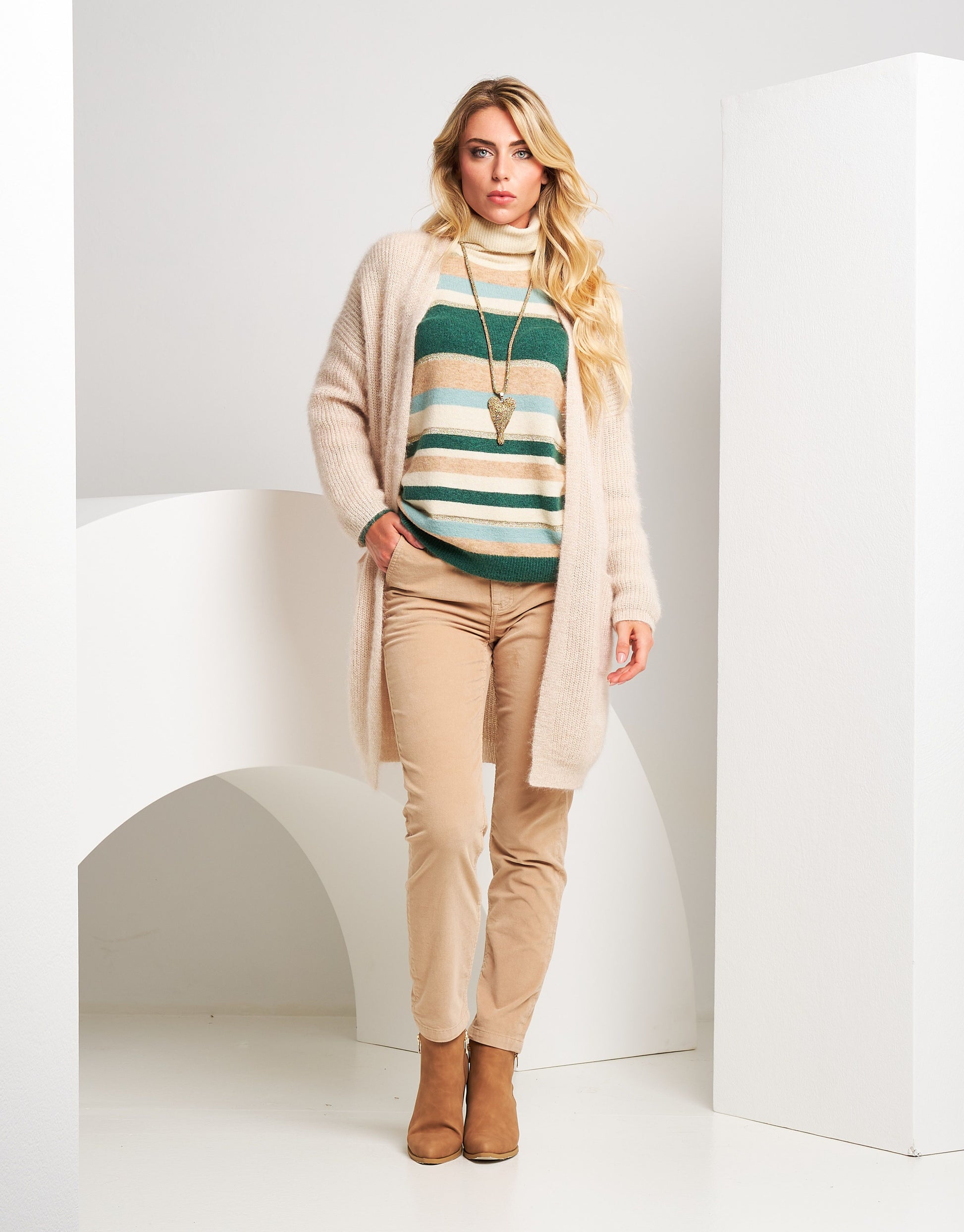 Cardigan lungo in filato con tasche