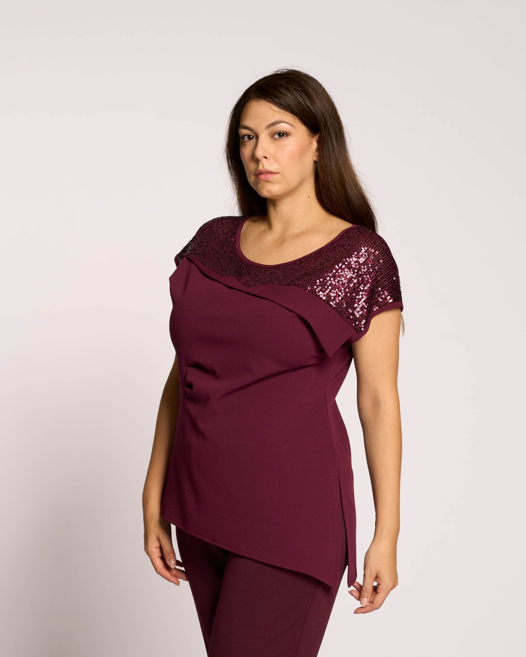 Casacca con carré paillettes e piega curvy
