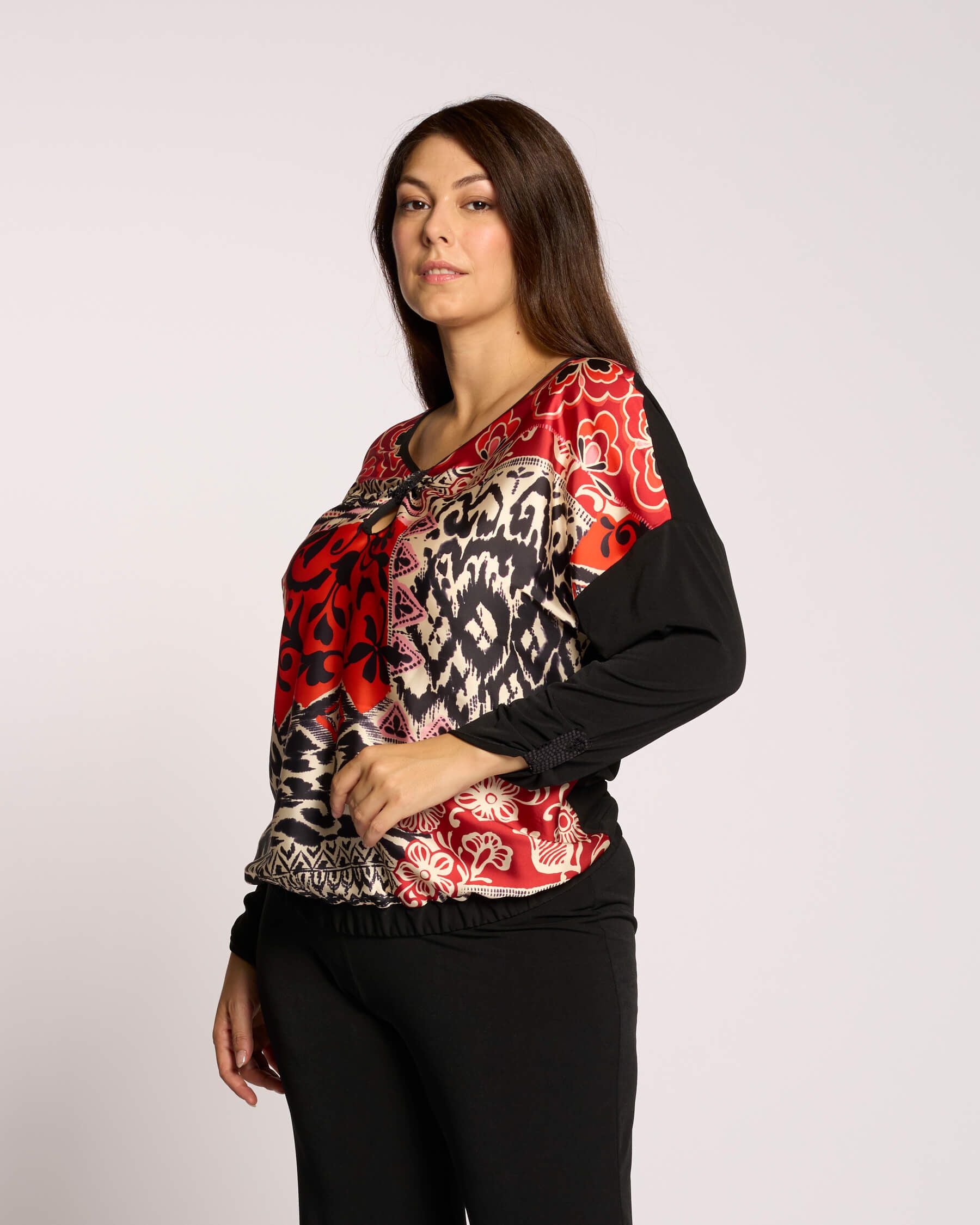 Casacca con elastico e dettagli sullo scollo curvy
