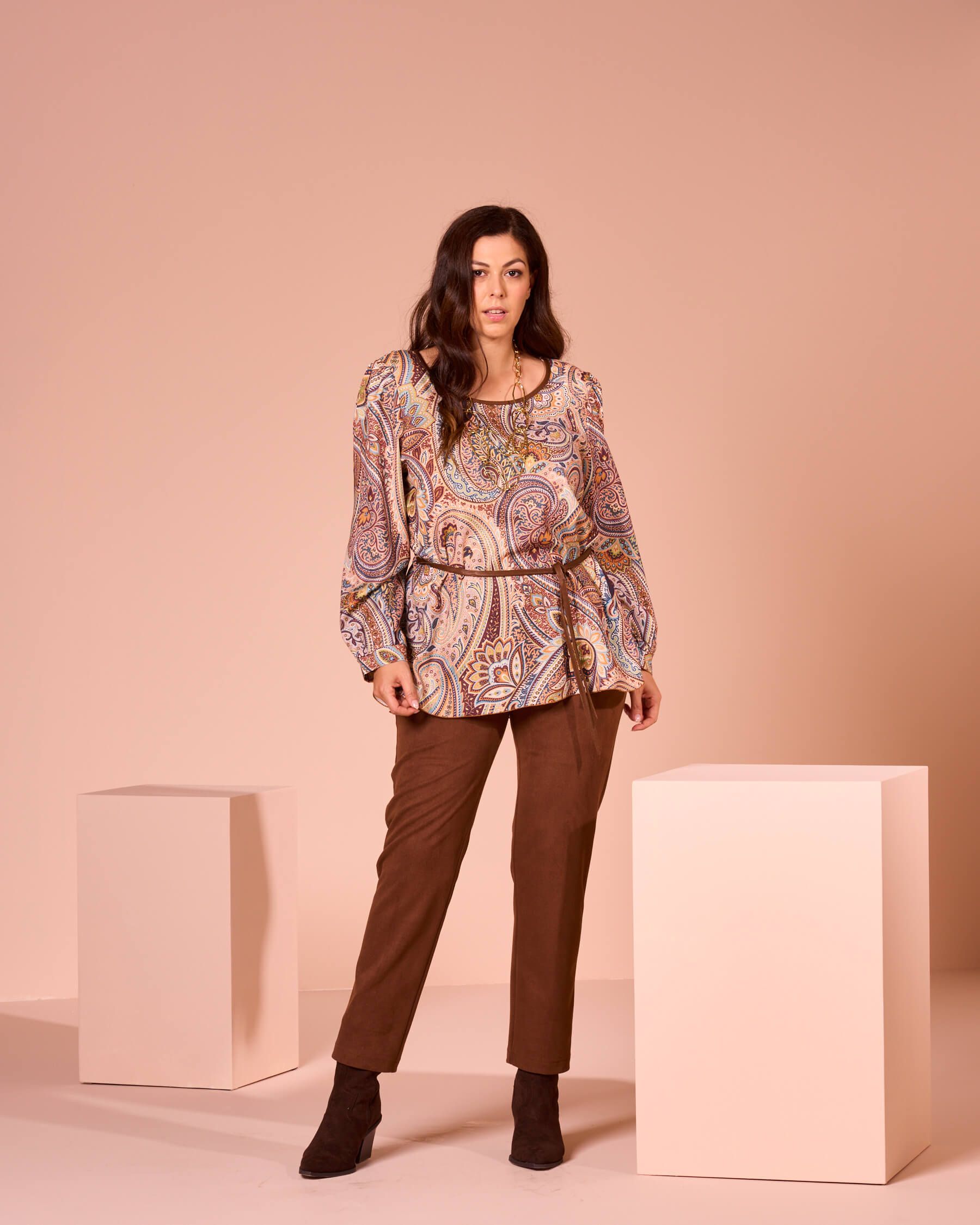 Casacca con riporti e cinturina curvy