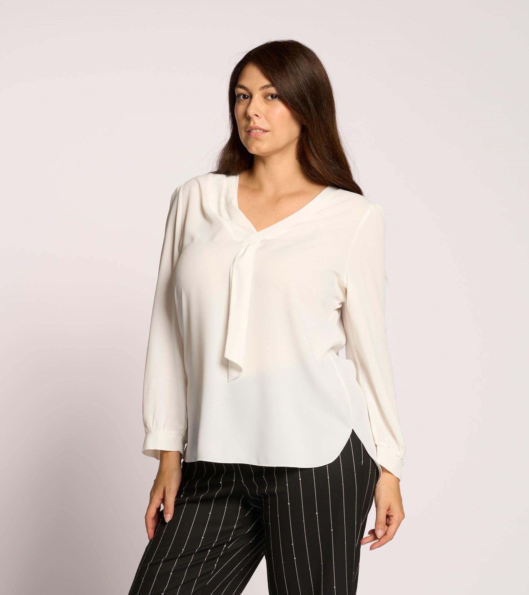 Casacca con scollo a V e sciarpina curvy